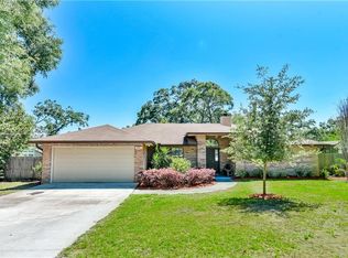 281 4th St, Geneva, FL 32732