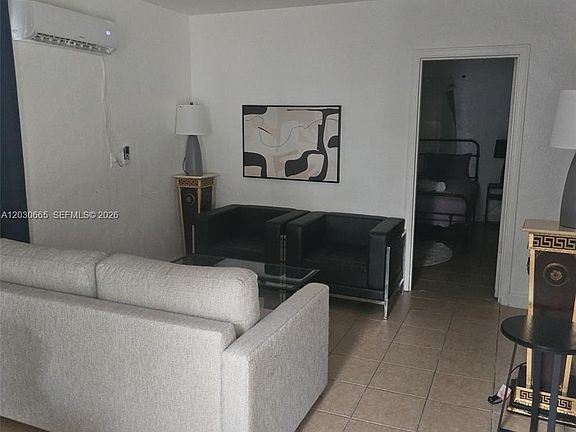 2nd image of 615 NE 4th St #2