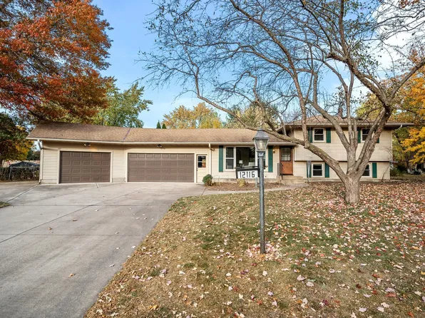 12116 Hampshire Cir N, Champlin, MN 55316