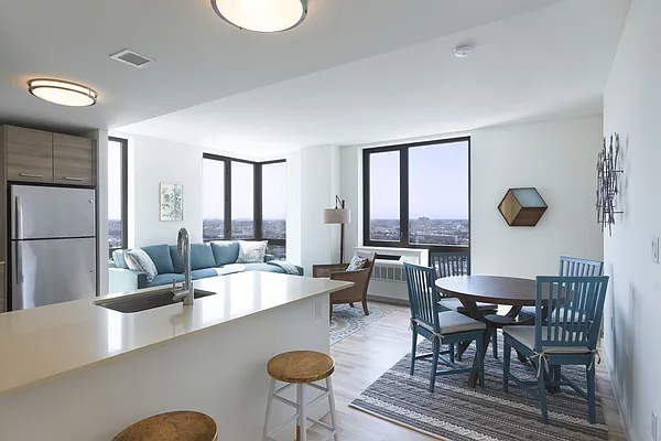 Rented by Lisa Management | media 23