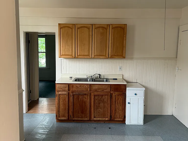 29 Burke St #3L — Photo 6