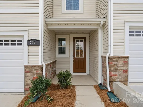 2131 Vinyasa Ln, Charlotte, NC 28215