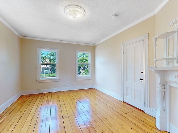 3rd image of 32 Thornton St #2