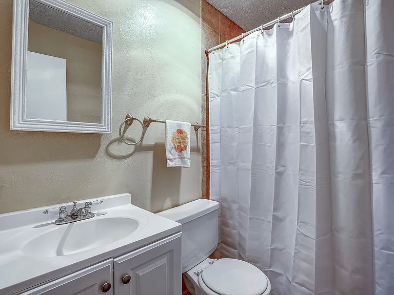 1717 Palisades Dr — Photo 5
