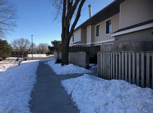 1127 Trailwood N, Hopkins, MN 55343