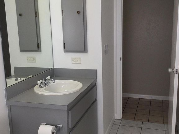 5th image of 3260 N Tamarisk Ave