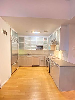 2nd image of 200 Chambers St APT 6U