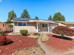 2247 Oregon Ct, Woodburn, OR 97071