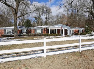 9901 Conway Rd, Saint Louis, MO 63124