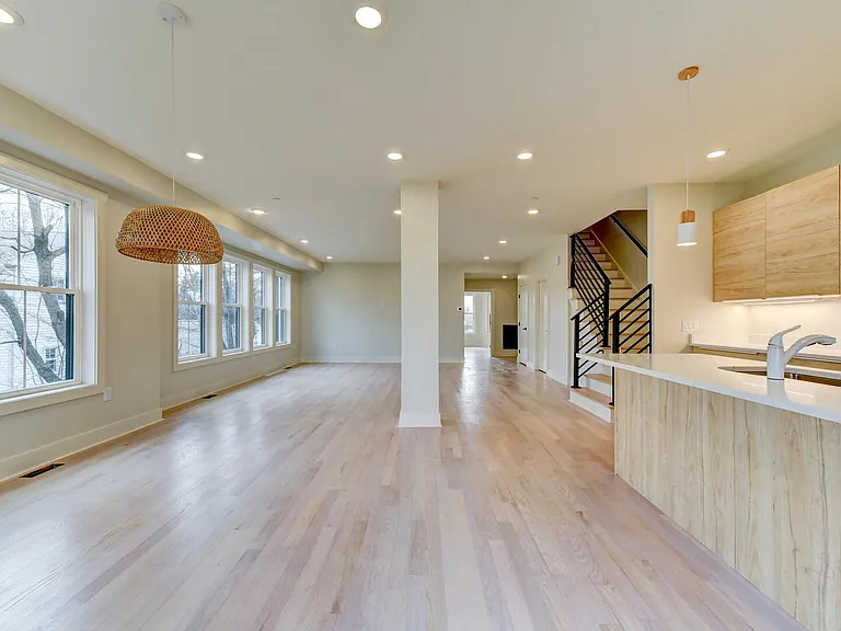48 Walnut St #1 — Photo 8
