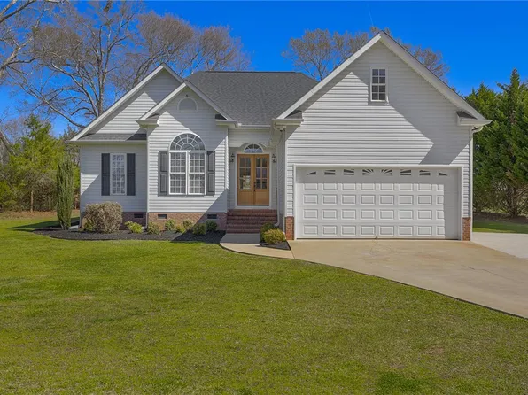 603 Pineland Meadows Rd, Belton, SC 29627