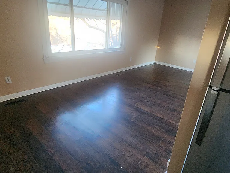 1131 Terrace Ave — Photo 4