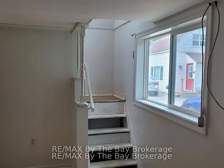 23 Glen St — Photo 17