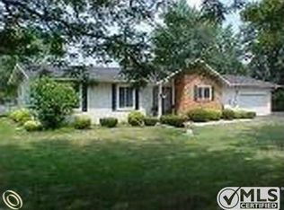2692 Canfield Trl, Brighton, MI