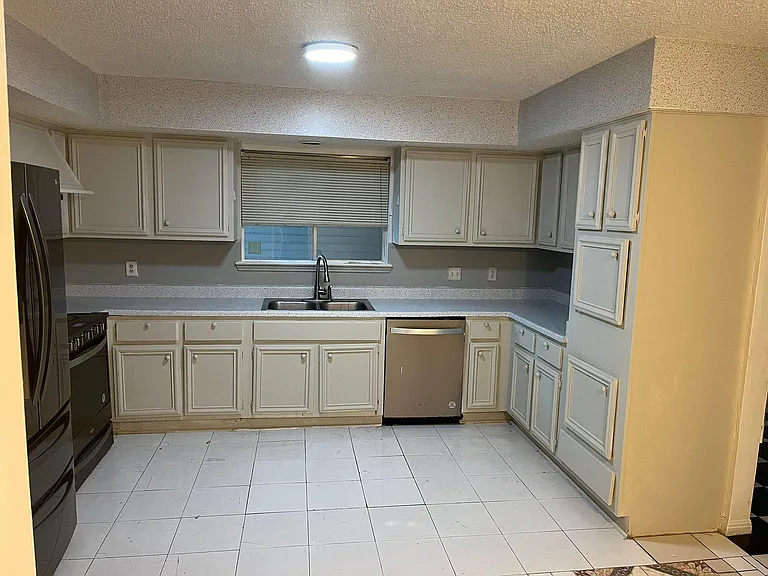 12915 Ashford Knoll Dr — Photo 9