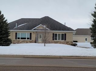 1201 Country Club Dr, Marshall, MN 56258