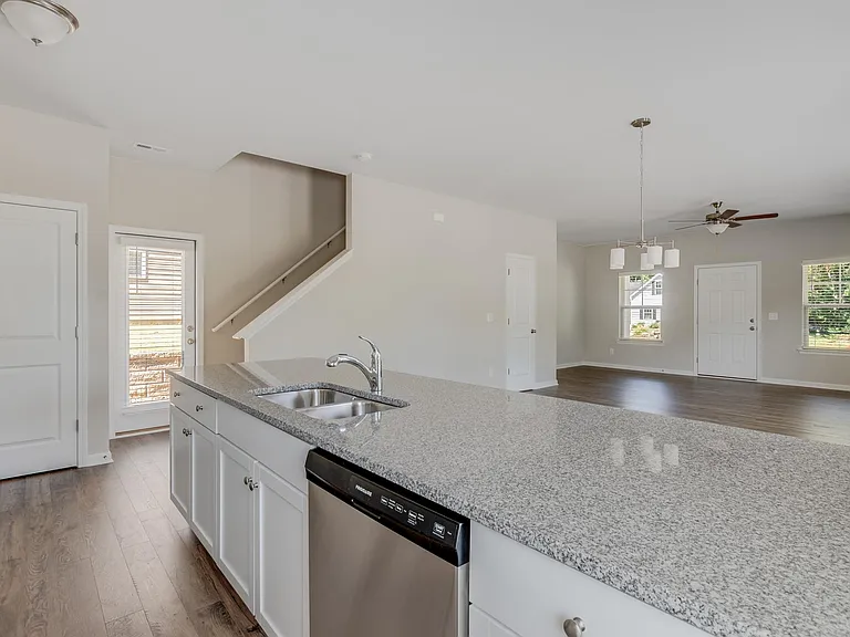 7450 O'Hara St — Photo 10