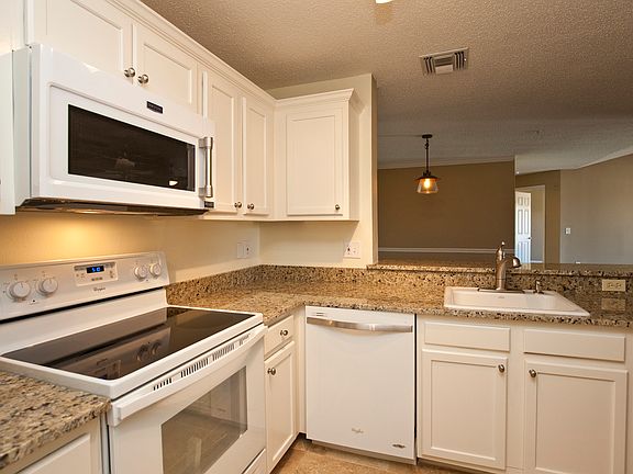 4th image of 1939 Summer Club Dr APT 305