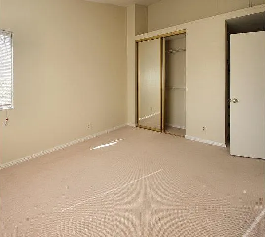 1595 Thorncrest Dr — Photo 9