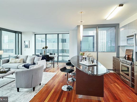 3rd image of 2101 Market St Unit 2507
