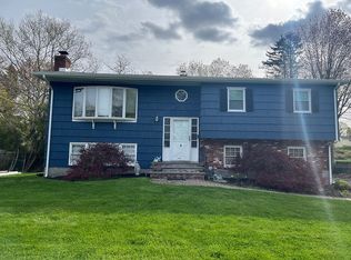 5 Giadeczka St, Blauvelt, NY 10913