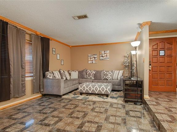 2nd image of 2217 Litchwood Ln