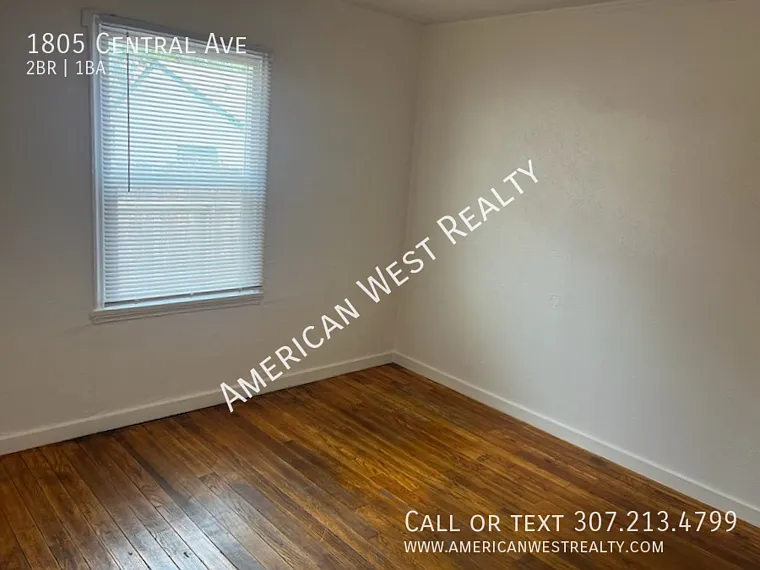 Renovated 2bed/1bath apartment — Photo 4