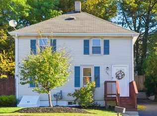 207 Mendon Rd, Cumberland, RI 02864