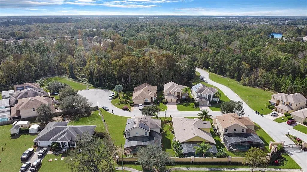 5 bed, 3.5 bath, 2609 sqft, $3,700 — Photo 4