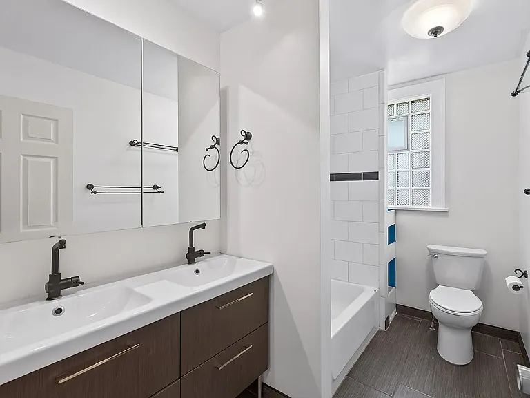 144 8th Ave S #1 — Photo 24