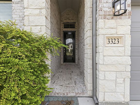 4th image of 3323 Majestic Pine Ln
