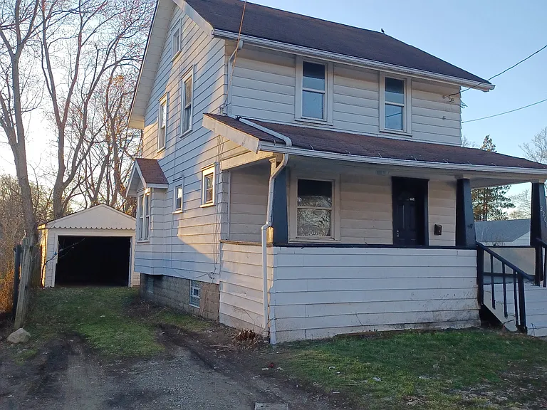 2208 East Ave — Photo 8