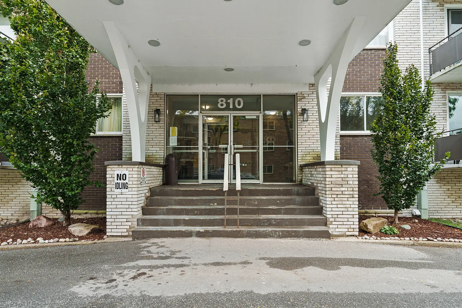 810 Trillium Park #1B-1Ba photo 1