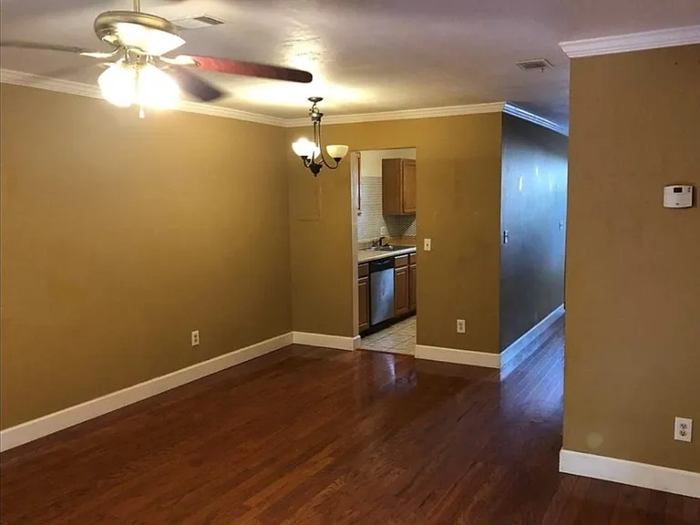 3905 SW 26th Ter — Photo 3