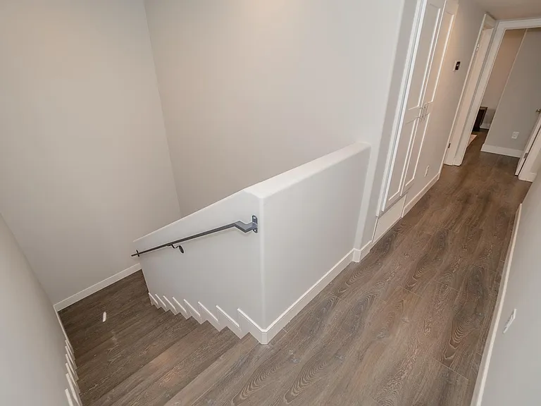 2631 S La Salle Ave — Photo 17