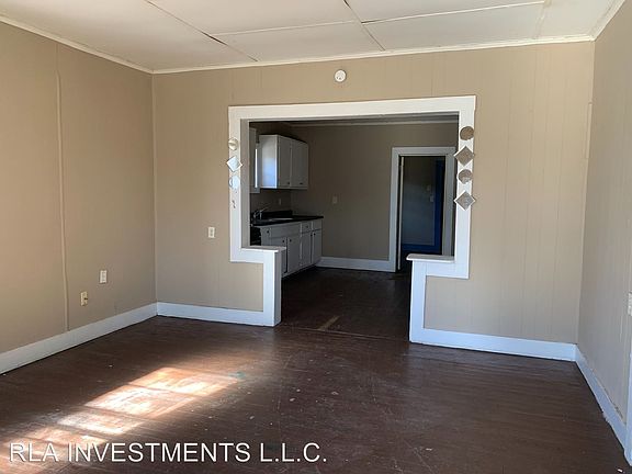 3rd image of 721 W 22nd St