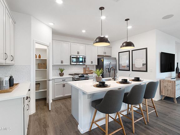 5th image of 17176 W CORRINE Drive