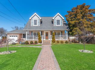 3 5th St, Aberdeen, NJ 07747