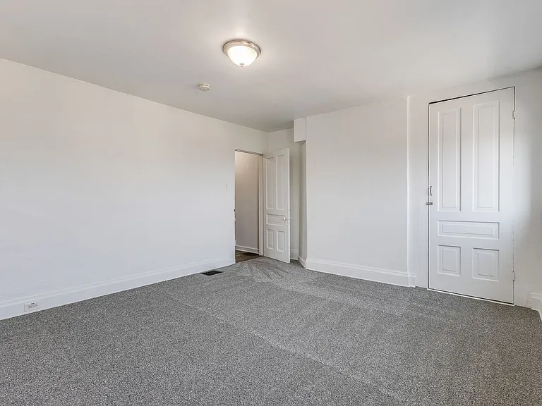 2120 Salisbury St S — Photo 23