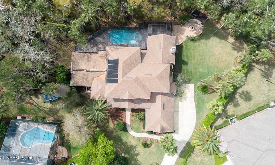 2nd image of 905 Pinebrook Ct