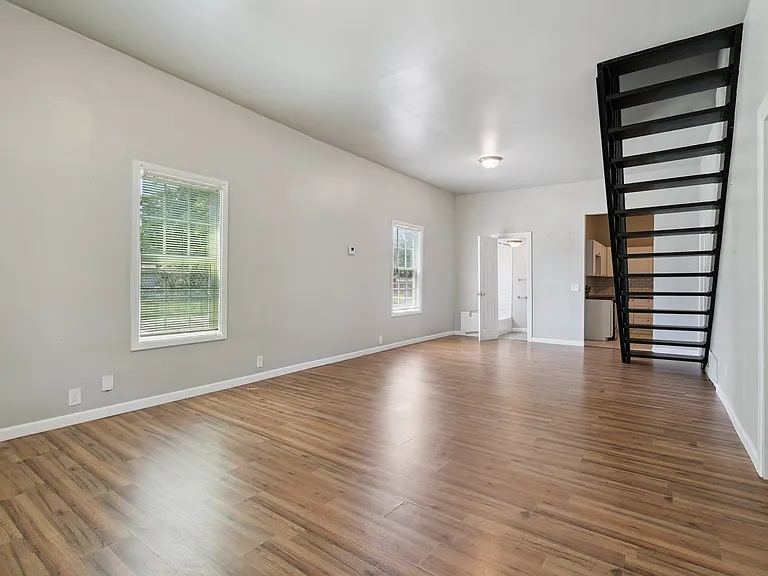 516 W Martin St — Photo 18