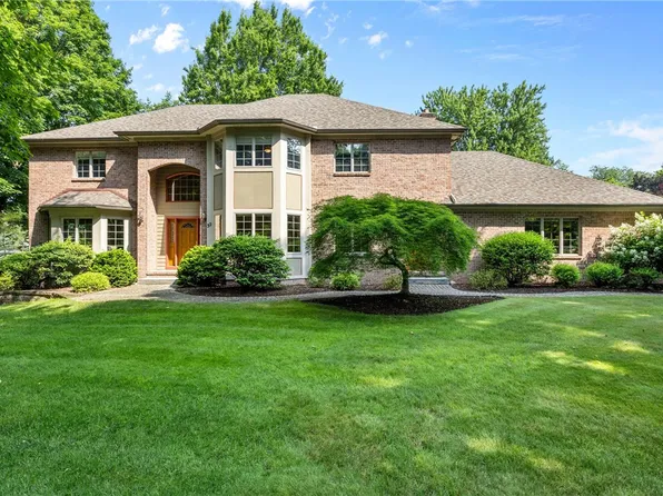 32 Valley Park Dr, Spencerport, NY 14559