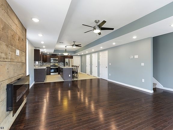 4th image of 499 New Brunswick Ave