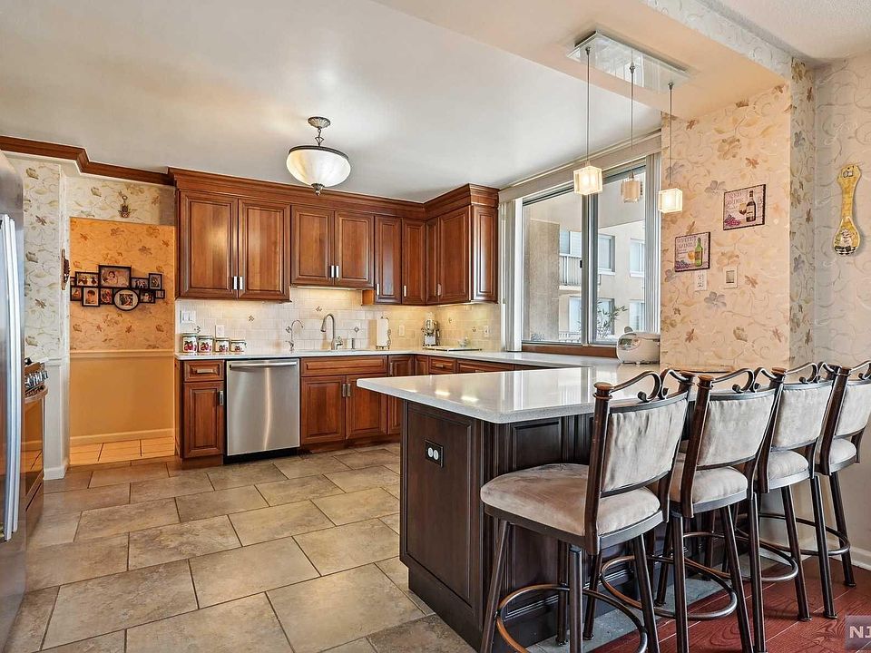 1st image of 2150 Center Ave APT 11H
