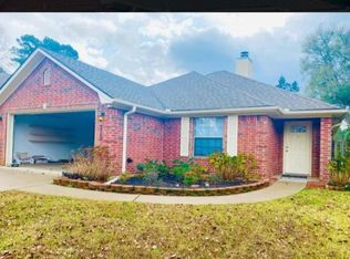 210 Saint Clair Dr, Longview, TX 75605