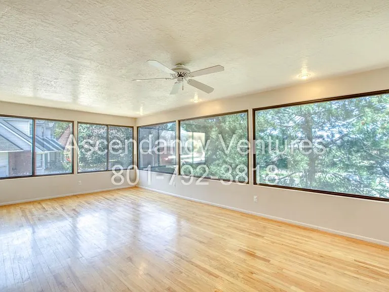 706 Buzianis Way — Photo 14