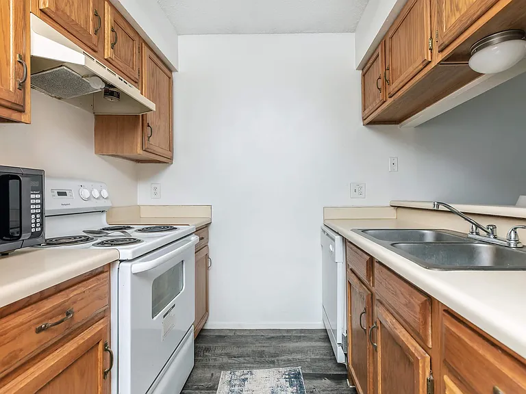 Rock Brook Apartments — Photo 21