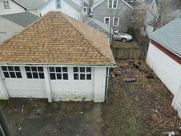 5th image of 395 Dartmouth Ave