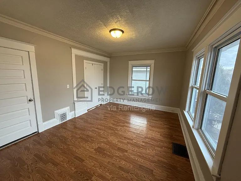 1038 Lafayette Ave SE — Photo 8