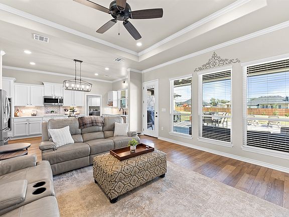 5th image of 157 Metheglin Dr